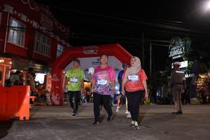 BIB: 3909, 3607
                            <button type="button" onclick="openModal(26263739)" class="btn btn-primary btn-sm float-right btn-popup" data-toggle="modal" data-target=".modal-high-quality">
                        <i class="fas fa-shopping-cart"></i> Add to Cart
                    </button>
                                            <button type="button" onclick="isThisMe(26263739, true)" class="btn btn-success btn-sm float-right btn-popup btn-isme hidden" data-toggle="tooltip" data-placement="bottom" title="นี่คือรูปของคุณใช่ไหม คลิกที่นี่เพื่อเอาเข้าอัลบั้ม">
                        <i class="fas fa-plus"></i> Add to album
                    </button>
                    <button type="button" onclick="isThisMe(26263739, false)" class="btn btn-warning btn-sm float-right btn-popup btn-isnotme hidden">
                        <i class="fas fa-ban"></i> Remove from album
                    </button>